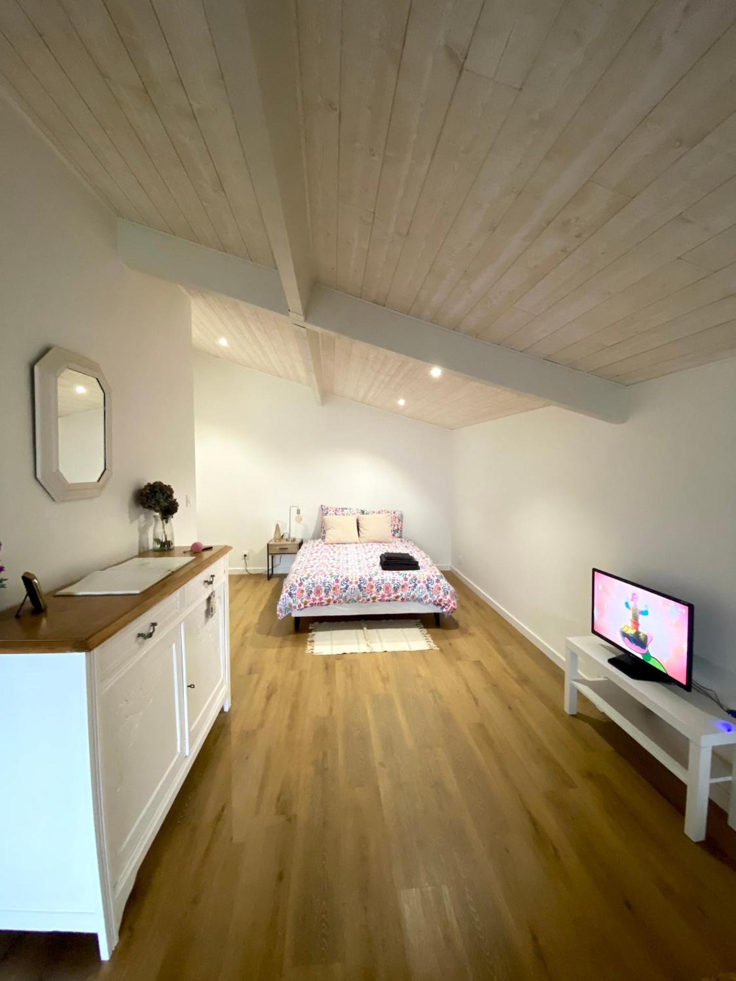 Chambre D'Hotes~Chateau Austerlitz 리부른 외부 사진